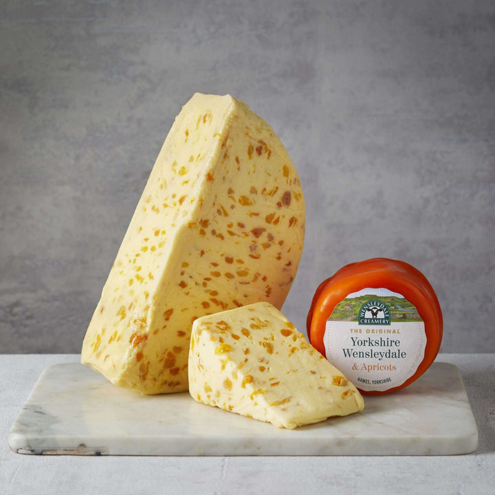 WC Yorkshire Wensleydale & Apricots Truckle 200g