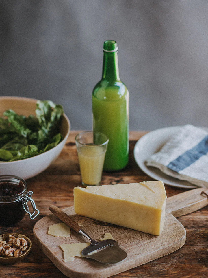 Quickes Mild Buttery Cheddar Cheese 150g